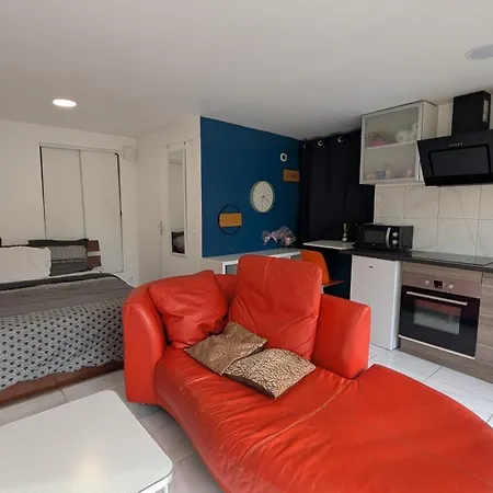 Calme Dans Un Quartier Residentiel - Proche Paris