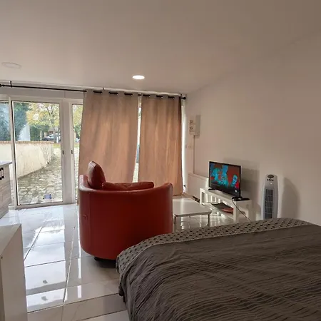 Calme Dans Un Quartier Residentiel - Proche Paris * Houilles